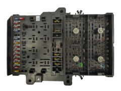 Kaitsmete kast Chrysler Dodge P04707994AE 19636