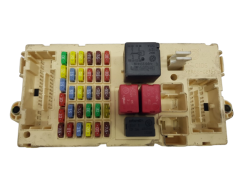 Kaitsmete kast Alfa Romeo 46558758