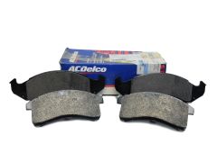 Piduriklotsid Ees 18019524 ACDelco Buick Chevrolet