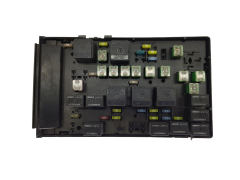 Kaitsmete kast Chrysler 04727458AC