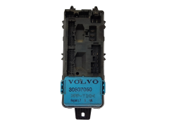 Kaitsmete kast Volvo 30807016 30807050