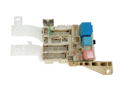 Kaitsmete kast 82730-0D290 Toyota 37879