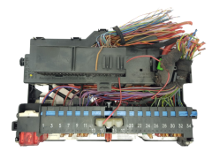 Kaitsmete kast BMW 8364540 8364542 8387153