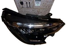 Esituli Parem Uus Originaal 260100902R Renault Clio 5
