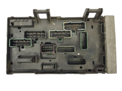 Kaitsmete kast Chrysler 04869001AJ 04869204AM 19600