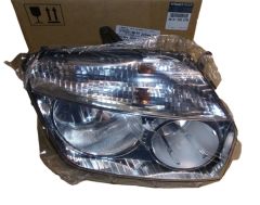 Esituli Vasak Uus Originaal 260100067R Dacia