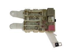 Kaitsmete kast Toyota 82730-02140-A