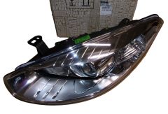 Esituli Vasak Uus Originaal 260608653R Renault Fluence