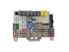 Kaitsmete kast 90589945 Opel GM