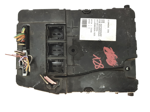 Juhtplokk Renault UCH X84 N2 8200309690 S118400220D Siemens 21292 main product photo