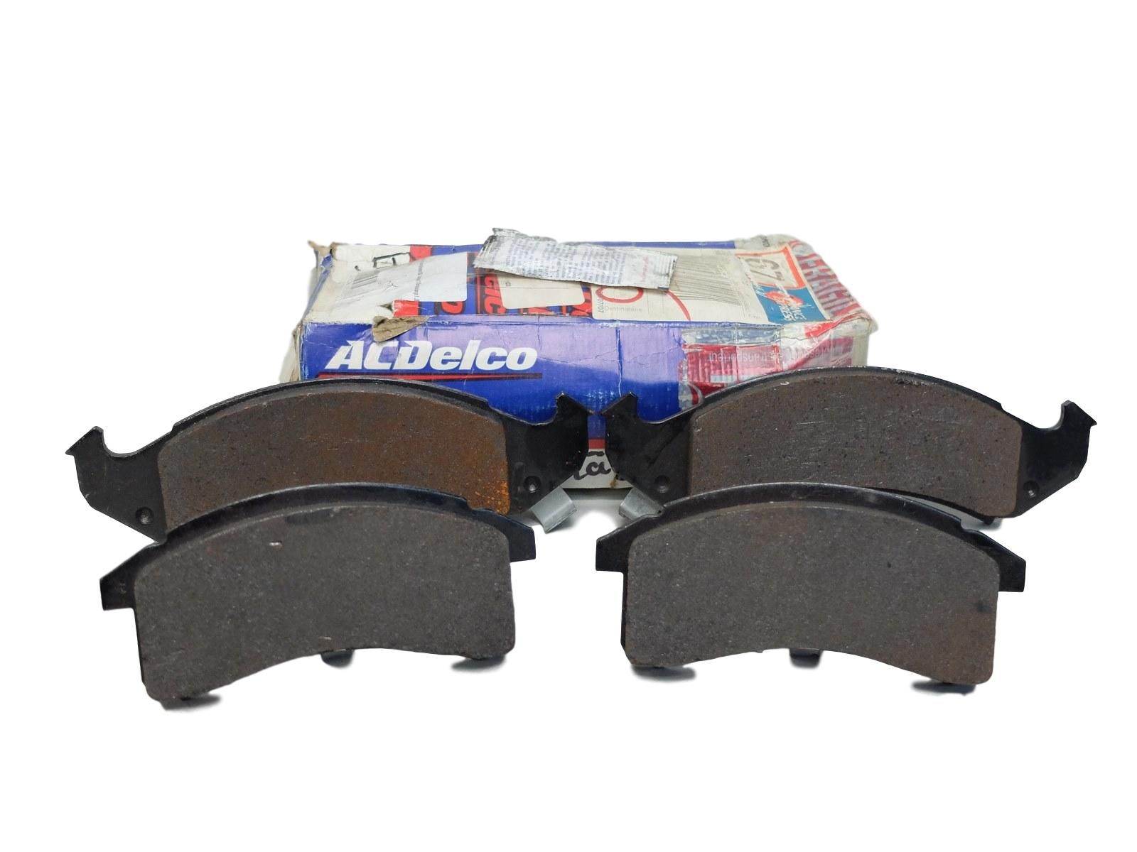 Piduriklotsid Ees 18024933 171-579 ACDelco Buick Pontiac main product photo