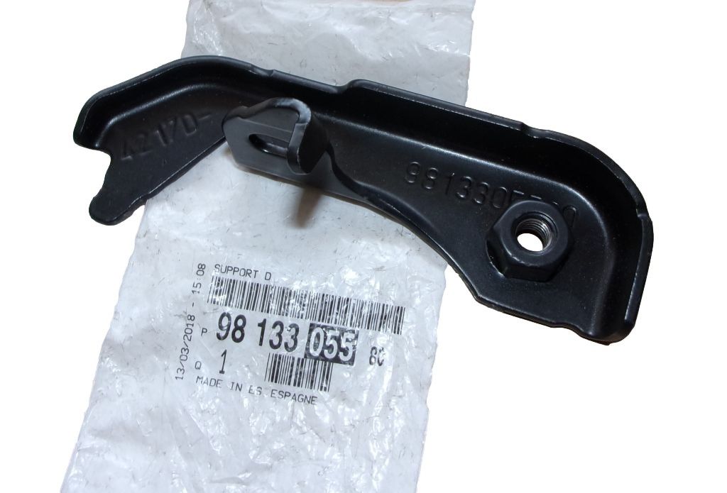 Kinnitus, Klamber Uus Originaal 9813305580 Citroen Peugeot main product photo